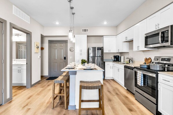 Fridge, microwave, oven, stovetop