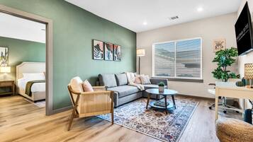 Smart TV, video games