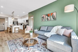 Smart TV, video games