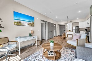 Smart TV, video games