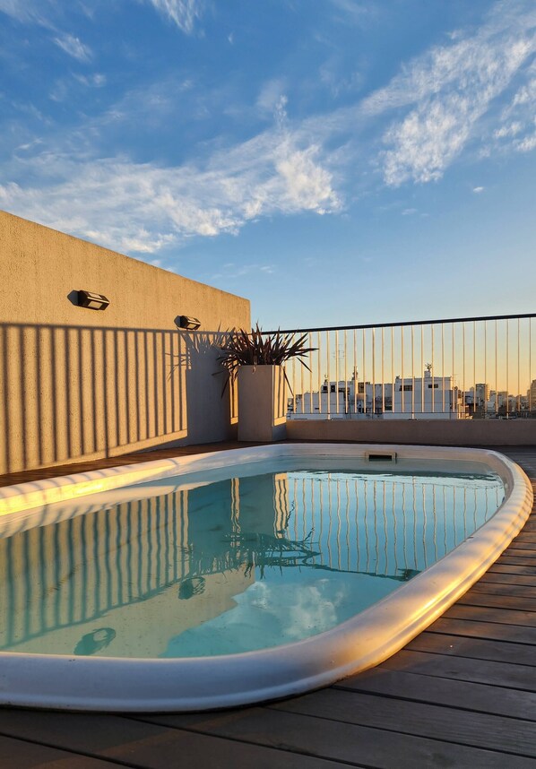 Appartement, 1 chambre, accessible aux personnes à mobilité réduite, balcon | Piscine | Piscine extérieure