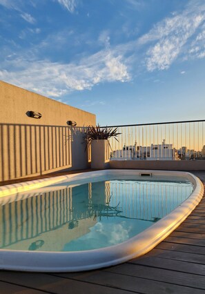 Apartamento, 1 habitación, accesible para personas con discapacidad, balcón | Piscina | Una piscina al aire libre