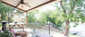 LBJ lakefrnt stuns. Natural, peaceful getaway