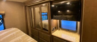 Glamping your way-close to beach in Virginia Beach with AC