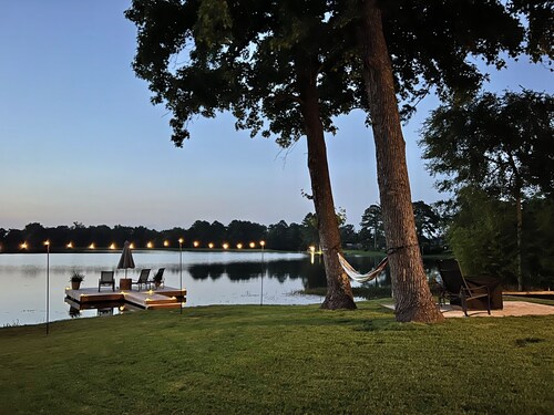 Casa del Lago at Sandy Point ~
Charming 3 bedroom house with amazing lake views