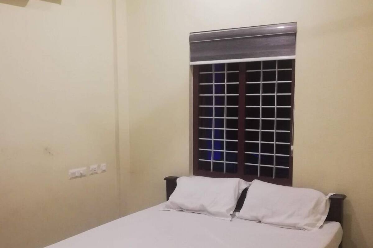 Laptop workspace, blackout curtains, free WiFi