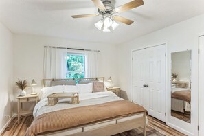 2 habitaciones, tabla de planchar con plancha, wifi y ropa de cama 