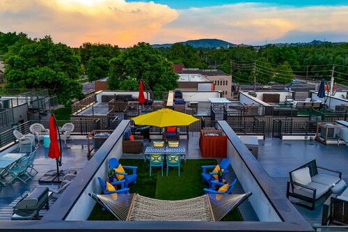 Million Dollar Rooftop MTN Views-2 King Beds-Walk to DT Golden + Red Rocks Close