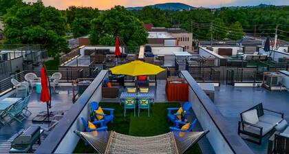 Million Dollar Rooftop MTN Views-2 King Beds-Walk to DT Golden + Red Rocks Close