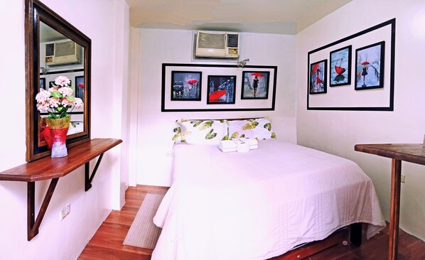 1 bedroom, iron/ironing board, WiFi, bed sheets - Room 105 at Liezel's B & B in Palompon / Kalanggaman Island (PALOMPON)