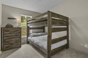 Unclassified image, 4 of 20, button