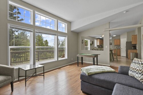 Secluded Cabin in the Woods • Pet Friendly • Quiet Retreat