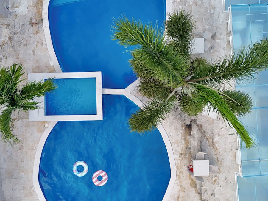 3 piscines a l'aire lliure