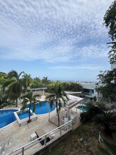 DAYMOND BLUE TROPICAL LODGE