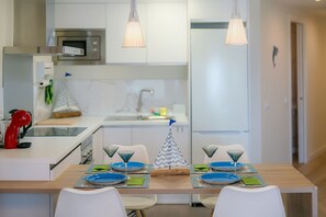 Fridge, microwave, oven, coffee/tea maker