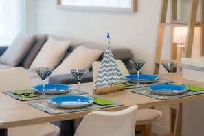 Dining - WELCS APARTAMENTO 251 EMP frente al mar (Empuriabrava)
