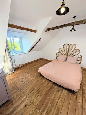 3 quartos, Wi-Fi de cortesia, roupa de cama