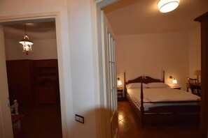 3 bedrooms, WiFi, bed sheets