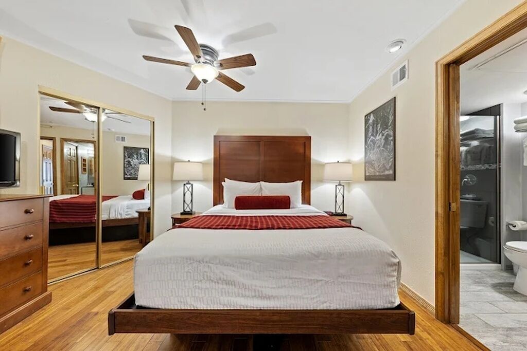 3 bedrooms, in-room safe, free WiFi, bed sheets