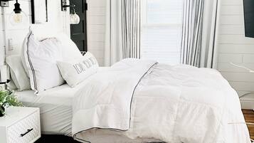 3 bedrooms, iron/ironing board, WiFi, bed sheets