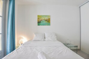 3 chambres, fer et planche à repasser, draps fournis
