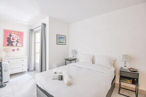 3 chambres, fer et planche à repasser, draps fournis