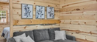 Quite & Cozy Private Tiny Home