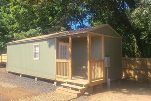 Exterior - Quite & Cozy Private Tiny Home (Atoka)