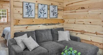 Quite & Cozy Private Tiny Home