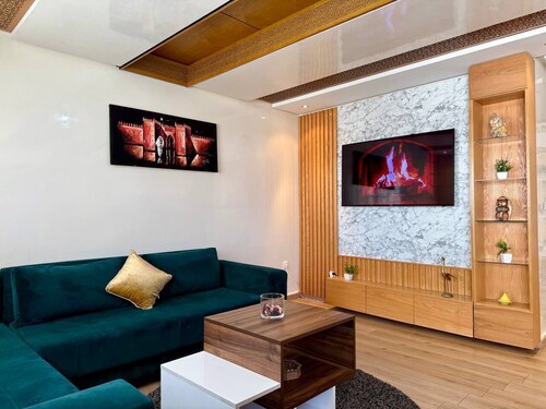 Modern Duplex Downtown With Netflix & IPTV