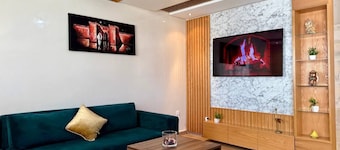 Modern Duplex Downtown With Netflix & IPTV
