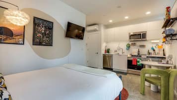1 habitación, escritorio, tabla de planchar con plancha y wifi gratis