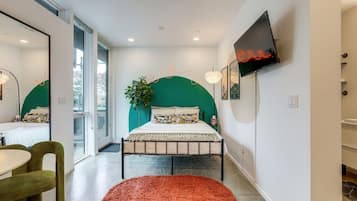 1 habitación, escritorio, tabla de planchar con plancha y wifi gratis