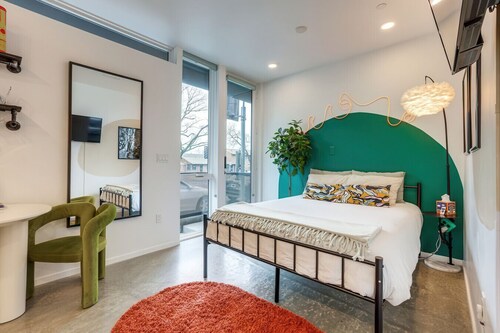 Modern Artist Loft | Canvases, Coffee & Comfort