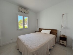 3 quartos, ferros/tábuas de passar roupa, Wi-Fi, roupa de cama