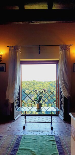 Interior - Romantic house with loft, ideal for couples and families up to 5 people. (Castel Sant'Elia)