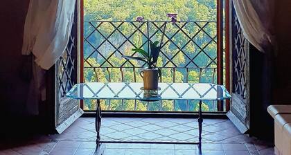 Romantic house with loft, ideal for couples and families up to 5 people.