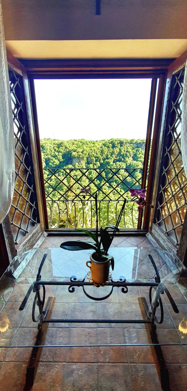 Interior - Romantic house with loft, ideal for couples and families up to 5 people. (Castel Sant'Elia)