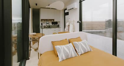 Georg luxury lodge facing Seljalandsfoss with private spa, sauna & glass roof