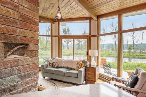 Waterfront Paradise at Arcadia Lake