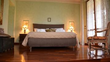 2 camere, una scrivania, ferro/asse da stiro, Wi-Fi gratuito