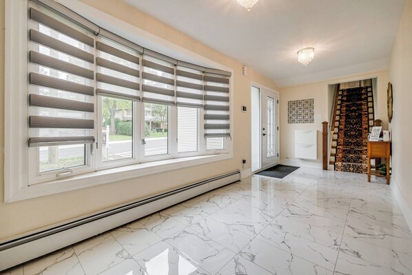 House, 3 Bedrooms | Interior - 3 Bedroom House Brampton Toronto Canada (Brampton)