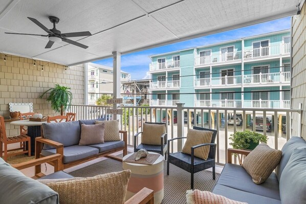 المنطقة المحيطة بالمنشأة