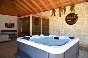 Indoor spa tub