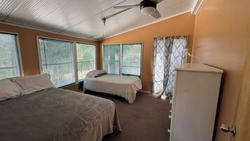 3 bedrooms, WiFi, bed sheets