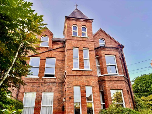 Spacious family-friendly & pet-friendly Victorian home in bustling east Belfast