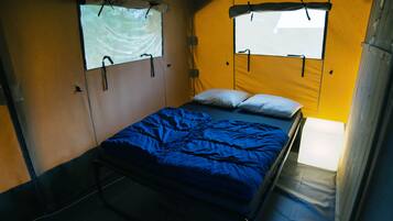 2 bedrooms, bed sheets