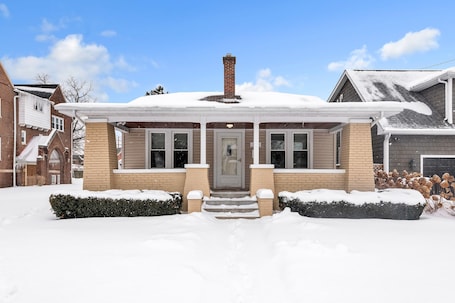 Exterior. Charming 3-bedroom house a few blocks from the University of Notre Dame.