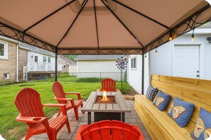 屋外ダイニングエリア