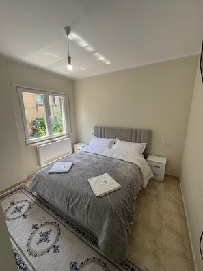 2 bedrooms, iron/ironing board, WiFi, bed sheets - Apartment in Shkodër (Shkorda)
